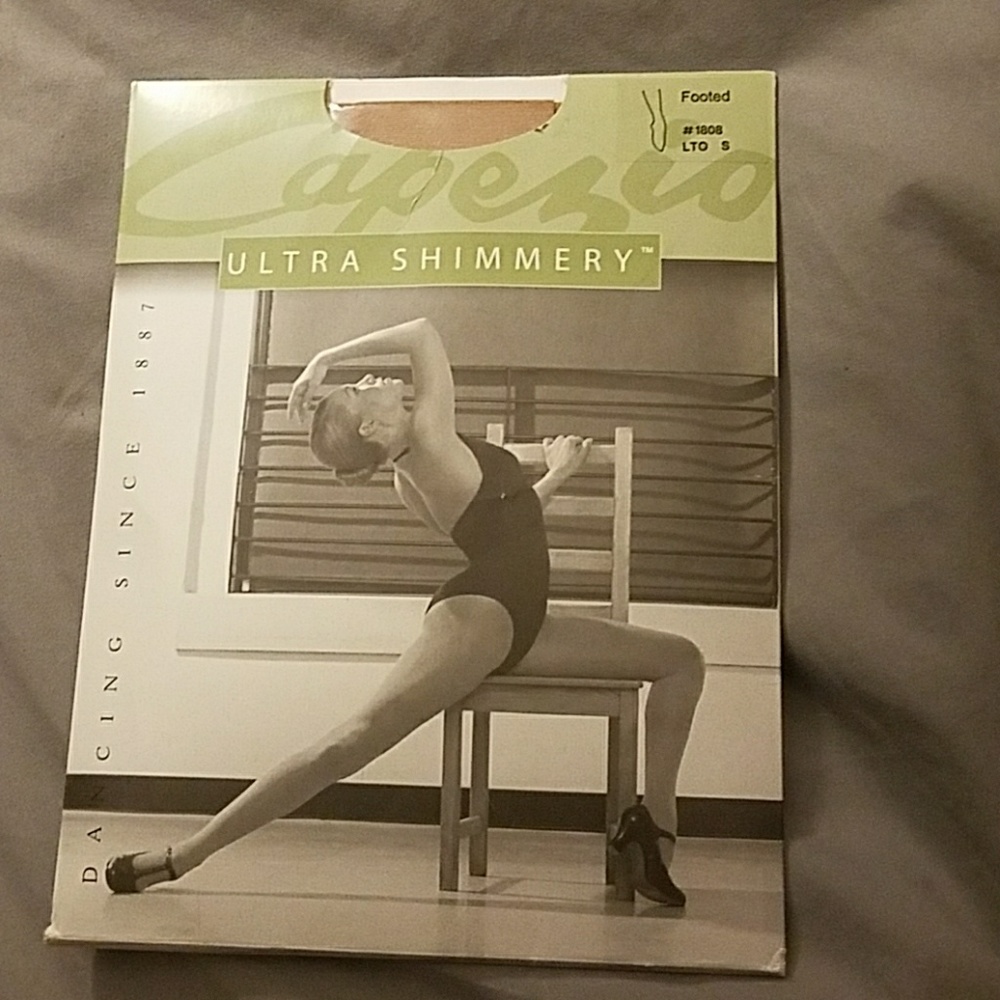 🚨CLOSET CLOSING 12/30🚨 Capezio Footed Tights